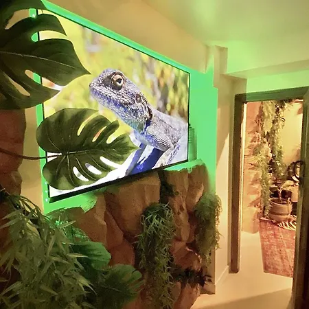 Tropical * ناربون